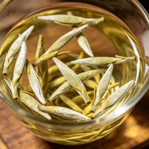 白茶线上拍卖捡漏可能性,拍出价和一口价价差多少