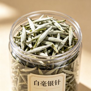 白茶完整叶与碎叶价格对比,品相折价率一览